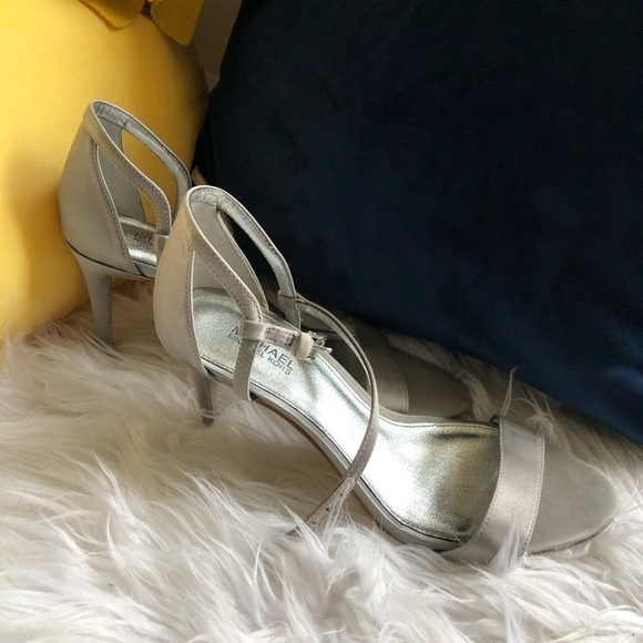 Michael Kors Silver Heels - Picture 4 of 5